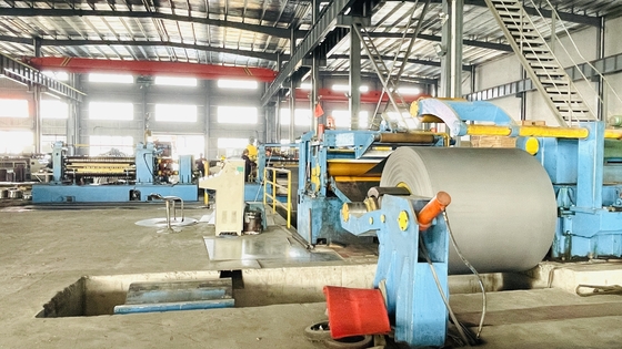 máquina que raja de la chapa de 1800m m con el tipo pesado Decoiler hidráulico