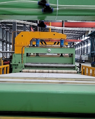 Máquina que raja de la hoja de acero 3000KG con el sistema y la velocidad 0-100m/min de la operación de la pantalla táctil del corte
