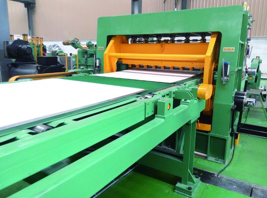 Corte de hoja de metal a la línea de la longitud para el corte longitudinal para el grueso 0.3-3m m, bobina máxima 15T por control del PLC