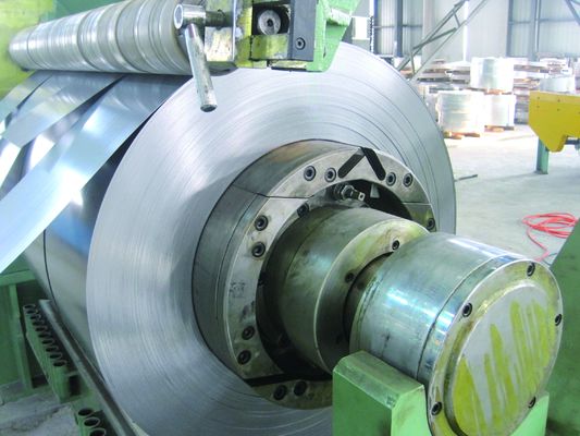 máquina que raja de la bobina de acero de 1300m m, precisión de alta velocidad que raja la línea