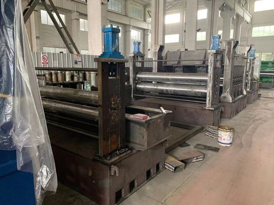 Solo spee de la máquina que raja de Hydrualic Decoiler del brazo alto para el tipo de acero de la luz de la bobina 8000kg y usado para hacer el tubo