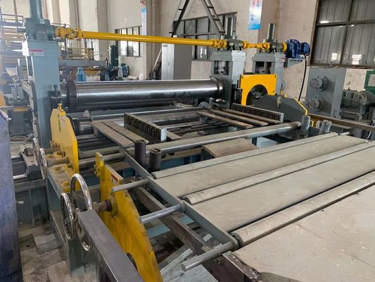 Máquina que raja de la bobina de acero de ST37 ST52 con pellizco y el nivelador de cinco rodillos