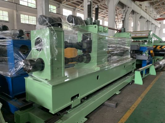 La bobina de acero que rajaba la línea utilizó al grueso 0.6~10m m para el laminador en frío, el molino de tubo soldado con autógena, el rollo que formaba la máquina, el etc